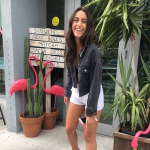 Meet your Posher, Lara